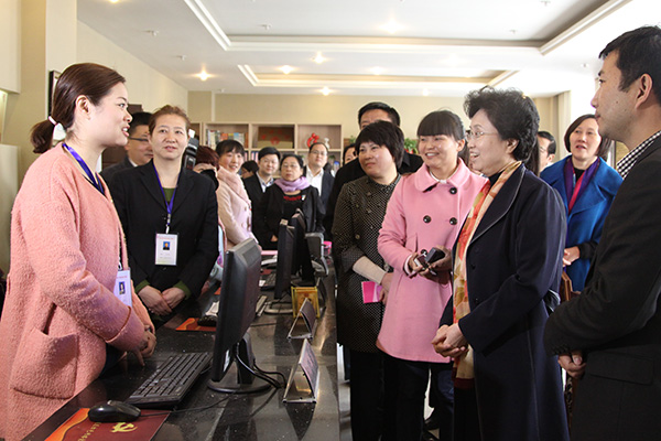 2015.4.8全国妇联党组书记、副主席、书记处第一书记宋秀岩到郑州调研工作