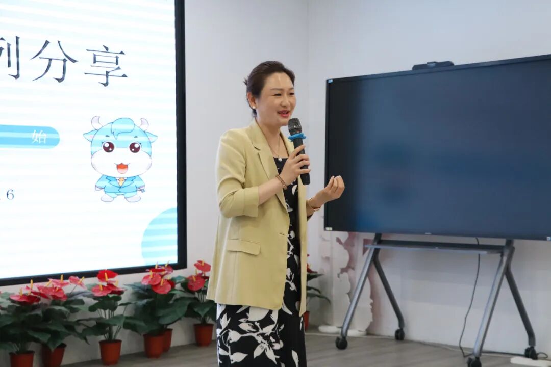 河南省三八红旗奖先进个人:郑州市点点爱志愿互助中心理事长 武瑞霞 河南省三八红旗奖先进个人:郑州市点点爱志愿互助中心理事长 武瑞霞