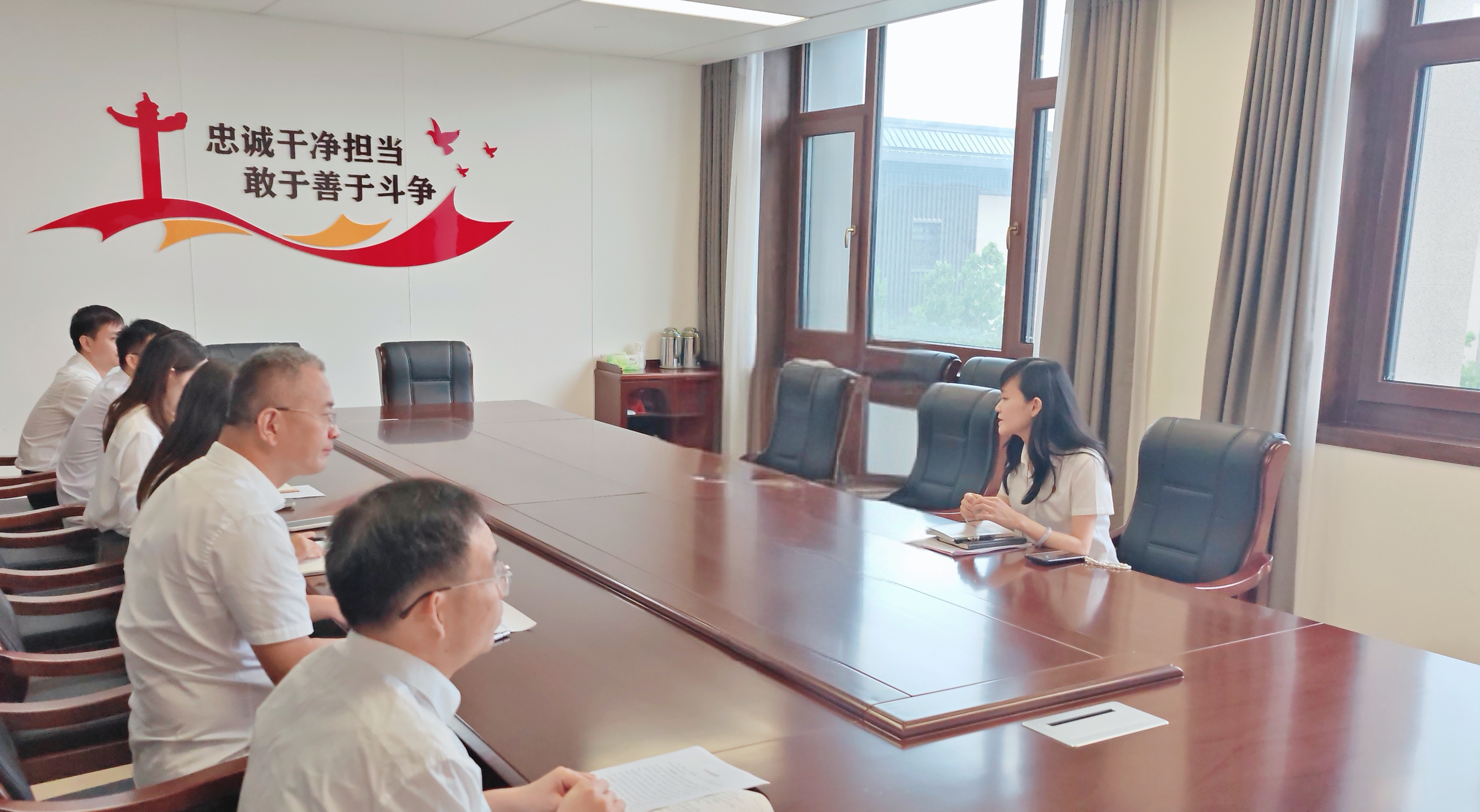 河南省三八红旗奖先进个人：郑州市纪委监委第七监督检查室主任、四级高级监察官 梁慧