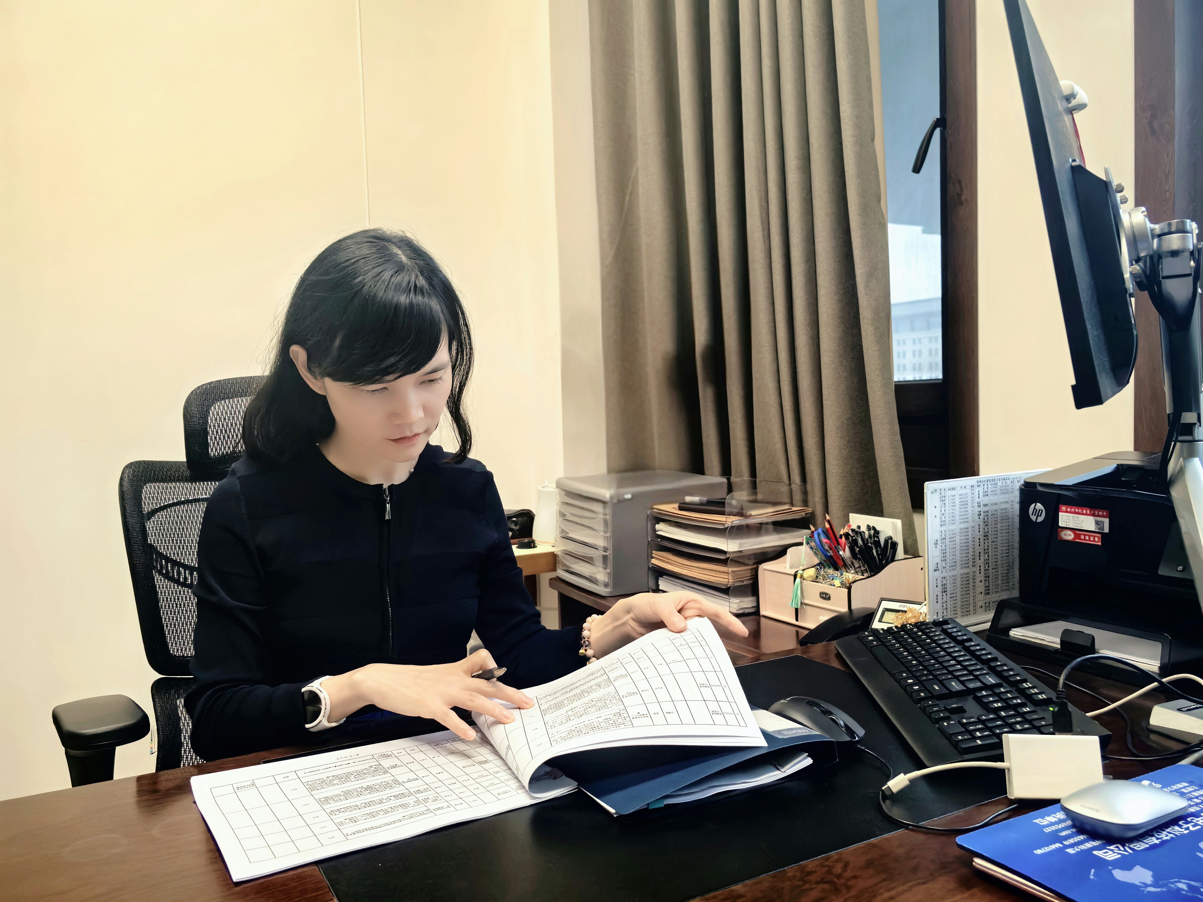 河南省三八红旗奖先进个人：郑州市纪委监委第七监督检查室主任、四级高级监察官 梁慧